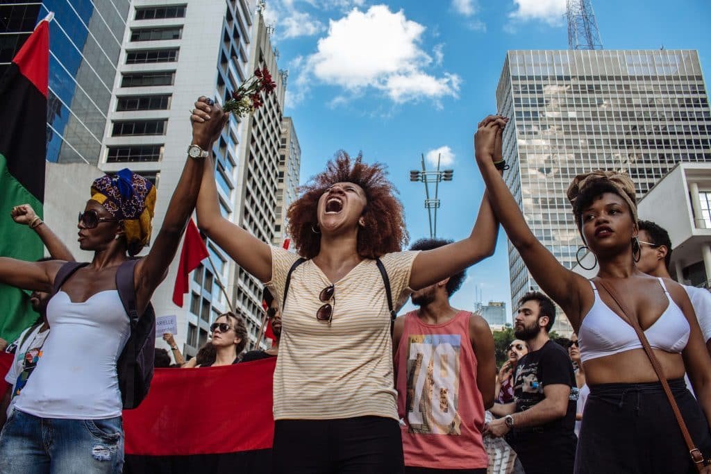 Live: Mães Brasileiras e o desafio da adaptação à vida no Meio-Oeste dos  EUA